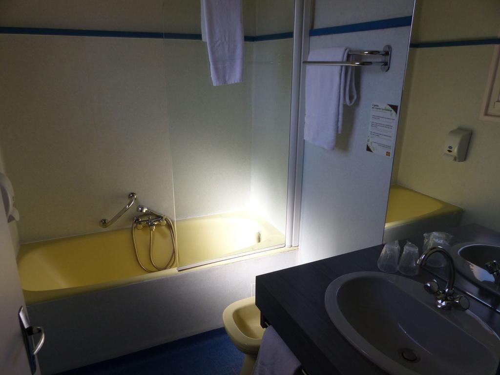 Hostellerie Du Parc Labarthe-Inard Экстерьер фото